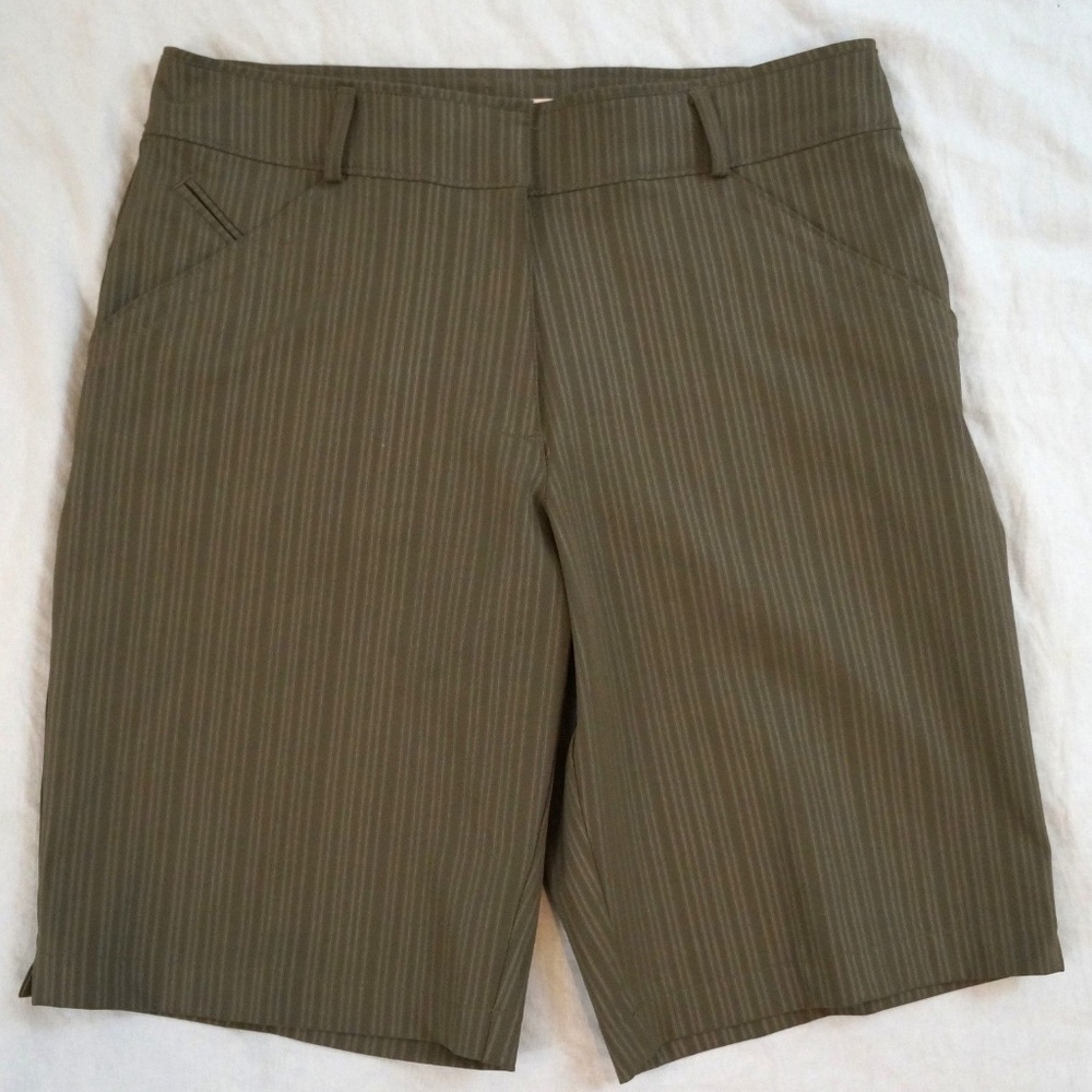 Nike Golf Tech Dri-Fit Flat Front Green Shorts